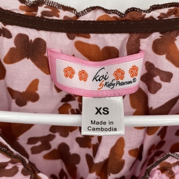 Koi By Kathy Peterson Ombre Butterfly V-Neck Short Sleeve Scrub Top Pink Size XS - Picture 4 of 8